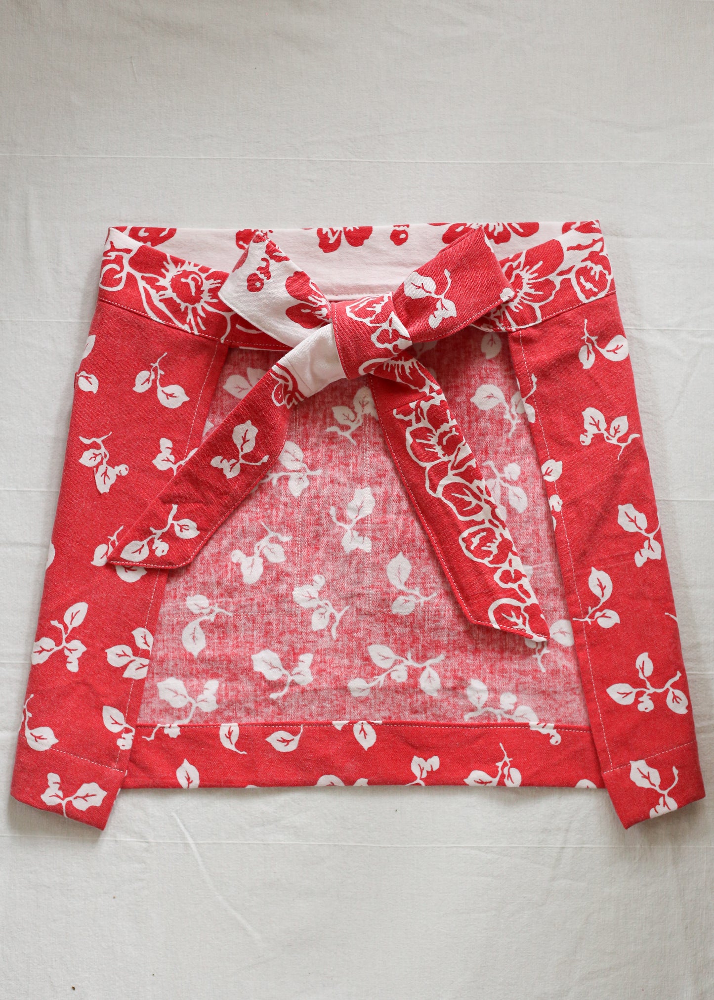 Hostess Half Apron - Vintage Red Floral